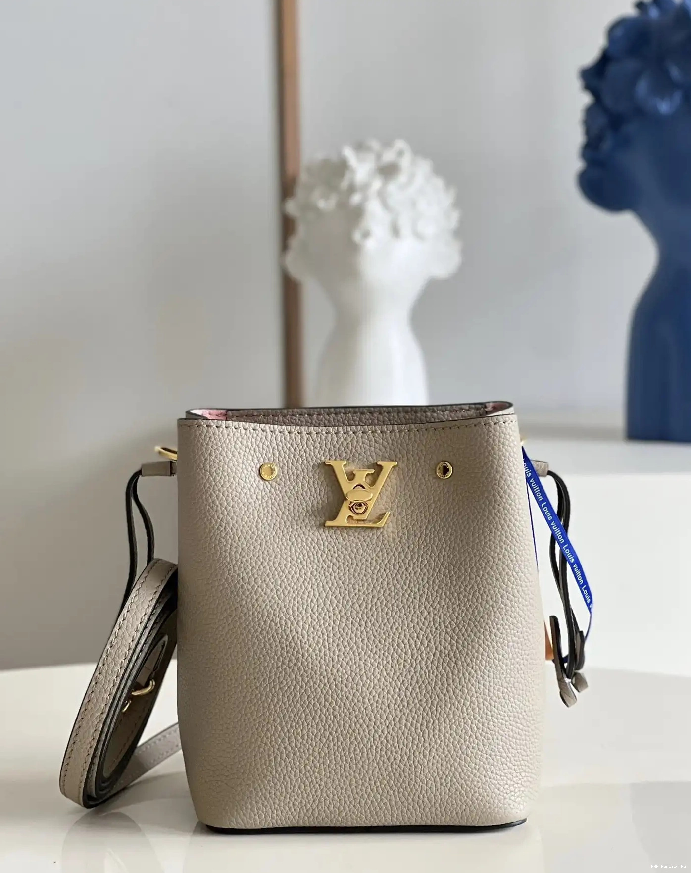 AAA Replica Ru NANO VUITTON LOUIS LOCKME BUCKET 0703